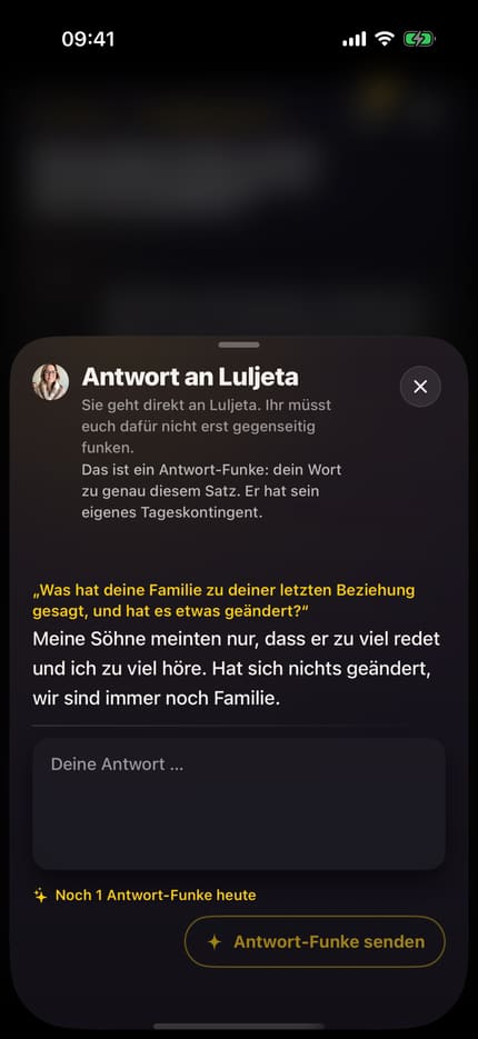 App-Bildschirm „So beginnt hier ein Gespräch“: oben der Hinweis, dass man nicht einfach anschreiben kann, darunter Sätze der anderen Person auf eigenen Karten, jede mit einem Knopf zum Antworten.